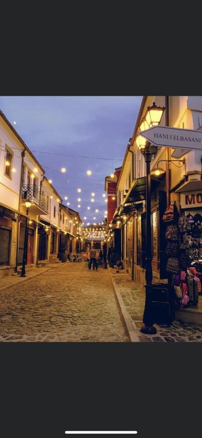Tradicional Bazaar Home Korce Exterior photo