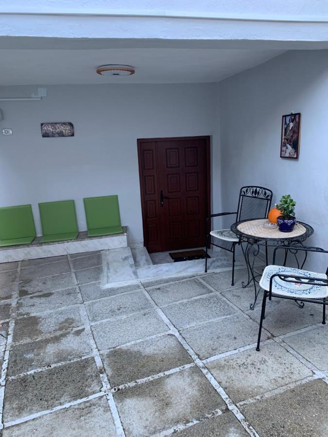 Tradicional Bazaar Home Korce Exterior photo